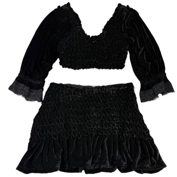 NWT FREE PEOPLE Two Piece Velvet Smocked Skirt And Ruffle Puff Sleeve Top SMALL - Picture 2 of 10
